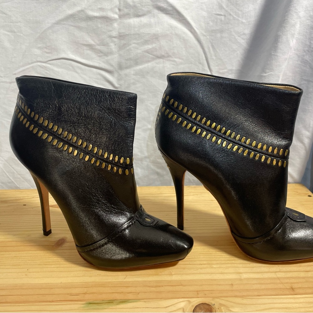 LAMB.   Lamb JC, high heel ankle, boots booties, leather, metallic, black gold.